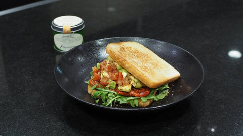 Chorizo-Sandwich mit Avocado und Avocado-Kick, Tomatensalsa - www.altesgewuerzamt.live