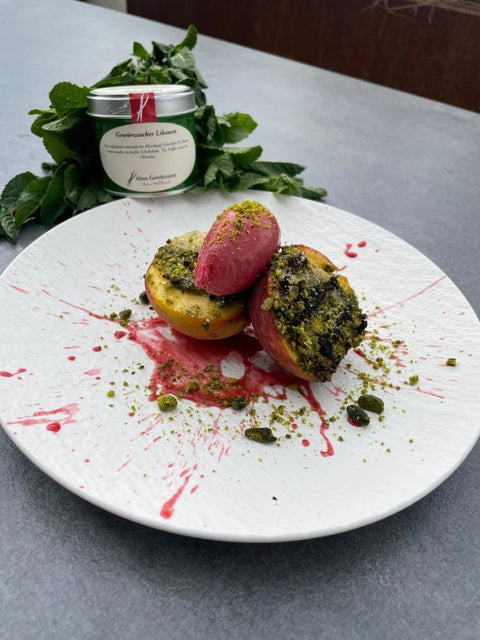 Gegrillter Pfirsich mit Gewürzzucker Libanon und Rosmarin-Balsamico Himbeersorbet - www.altesgewuerzamt.live
