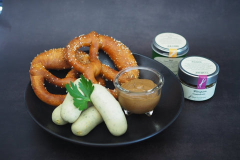 Weißwurst und Brezeln mit Mole Senf - www.altesgewuerzamt.live