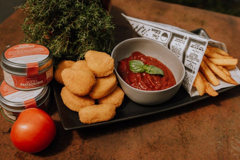 Gewürzketchup mit Sofies Pastazauber, Pommes und Chicken-Nuggets - www.altesgewuerzamt.live