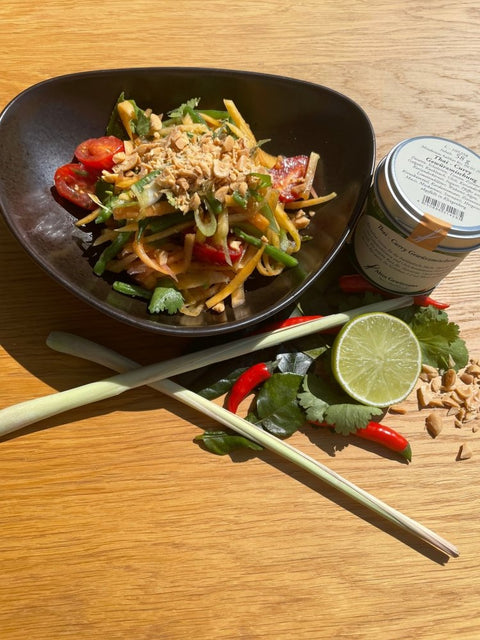 Spicy Thai - Curry Salat mit Papaya - www.altesgewuerzamt.live