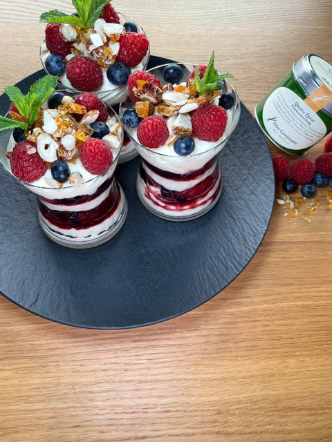 Waldbeeren-Ragout mit Quatre Épices und Mascarpone im Glas - www.altesgewuerzamt.live
