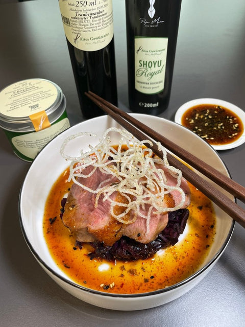 Gelackte Entenbrust auf Rotkohl-Kimchi mit X-Berg Boom - www.altesgewuerzamt.live
