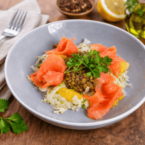 Rauchlachs auf Fenchel-Orangensalat mit Linsendal - www.altesgewuerzamt.live