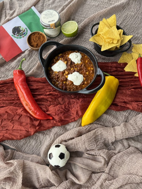 Chili con Carne mit Nachos und Limetten Creme Fraiche - www.altesgewuerzamt.live
