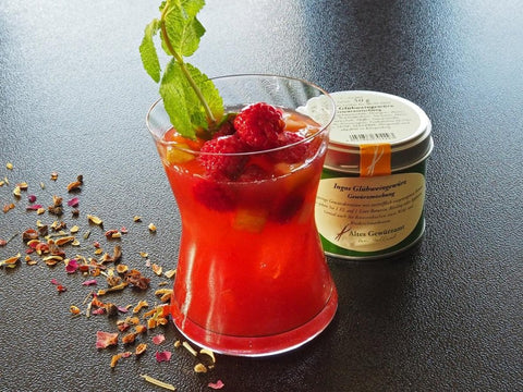 Apfel-Himbeer-Sangria mit Ingos Glühweingewürz - www.altesgewuerzamt.live