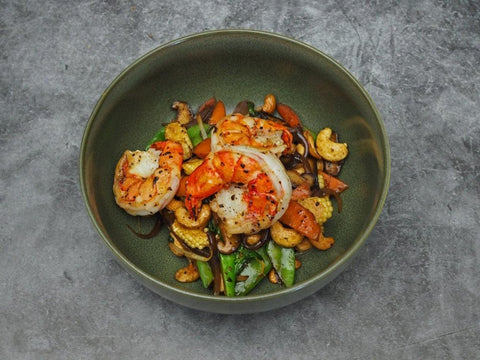 Asiatisches Wokgemüse mit Verbena Pfeffer und Riesengarnelen - www.altesgewuerzamt.live