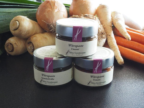 Brühe - Grundrezept für Würzpaste Umami, Tomate, Gemüsebrühe - www.altesgewuerzamt.live