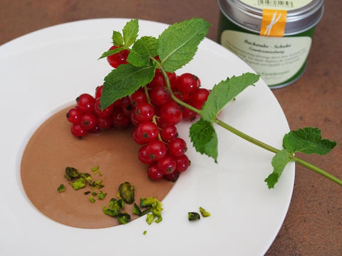 Dunkle Schokoladenmousse mit Rum und Backstube Schoko - www.altesgewuerzamt.live