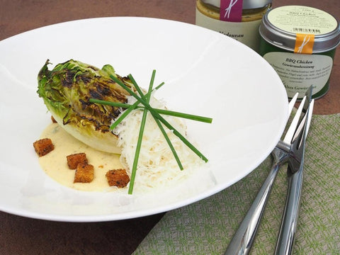 Gegrillter Ceasar Salad mit BBQ Chicken-Croûtons (vegetarisch) - www.altesgewuerzamt.live