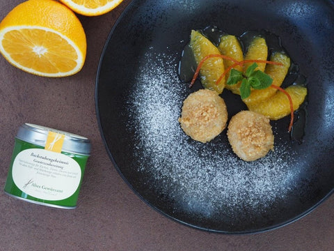 Geschmelzte Topfenknödel mit Backstubengeheimnis und Orangenragout - www.altesgewuerzamt.live