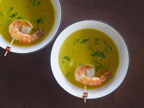 Goldene Kokosmilchsuppe mit Riesengarnelen und Goldene Milch - www.altesgewuerzamt.live