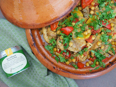 Hähnchen-Tajine mit Kichererbsen, Tomaten, Koriander und Raz el Hanout - www.altesgewuerzamt.live