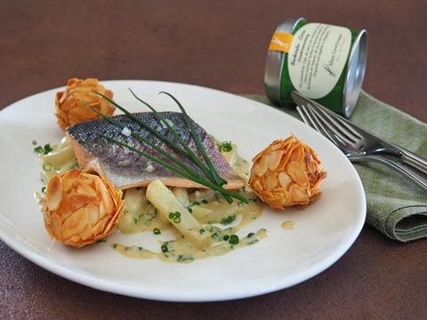 In Nussbutter confierter Saibling auf Rahmkohlrabi mit Backstube Zitrus und Mandelbällchen - www.altesgewuerzamt.live