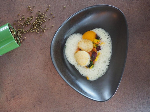 Jakobsmuscheln mit Karotte & Beurre blanc mit grünem Szechuanpfeffer - www.altesgewuerzamt.live