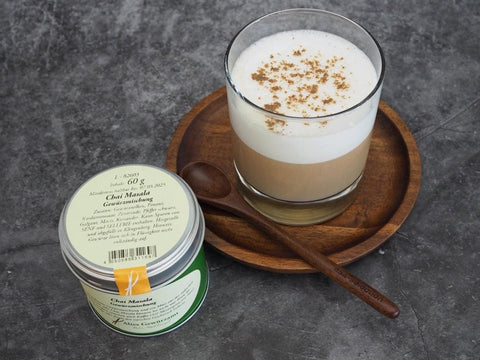 Masala Chai Latte mit Chai Masala - www.altesgewuerzamt.live