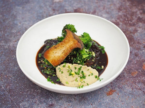Ossobuco von der Kalbshaxe mit Schalotten-Portweinjus, Gremolata und Omas Soßengewürz - www.altesgewuerzamt.live