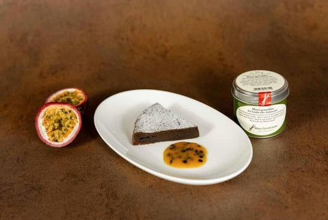 Schokoladenkuchen mit Passionsfrucht und Macis - www.altesgewuerzamt.live