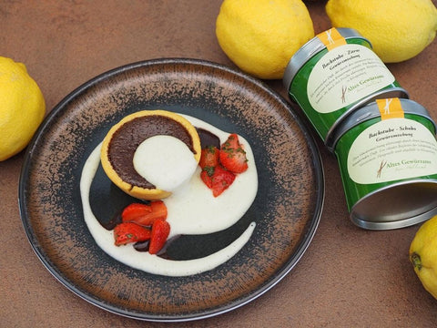 Schokoladentarte mit Backstube Schoko, gegrillten Rum-Erdbeeren und Zitronen-Zabaione mit Backstube Zitrus - www.altesgewuerzamt.live