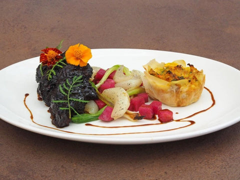 Schweinebäckchen mit BBQ Rub Fränkisch aus dem Smoker und Kürbistörtchen - www.altesgewuerzamt.live