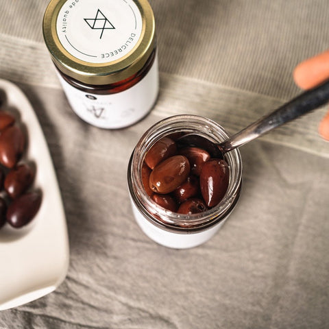 Kalamata-Oliven in Meersalzlake – mediterrane Antipasti-Spezialität aus Messenien