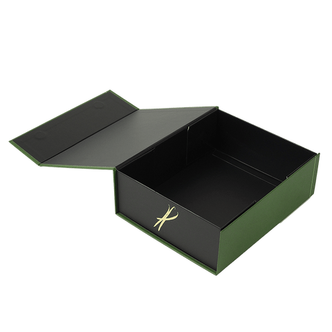 Geschenkbox groß ohne Inlay geöffnet – freie Befüllung mit Gewürzdosen und Feinkost