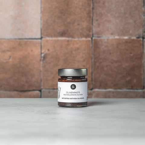 Olivenpaste Kalamata violett — griechische Oliven-Tapenade